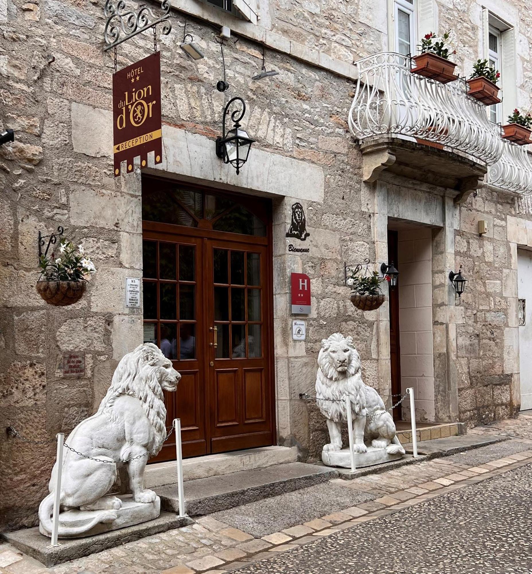 Du Lion D'or 2*